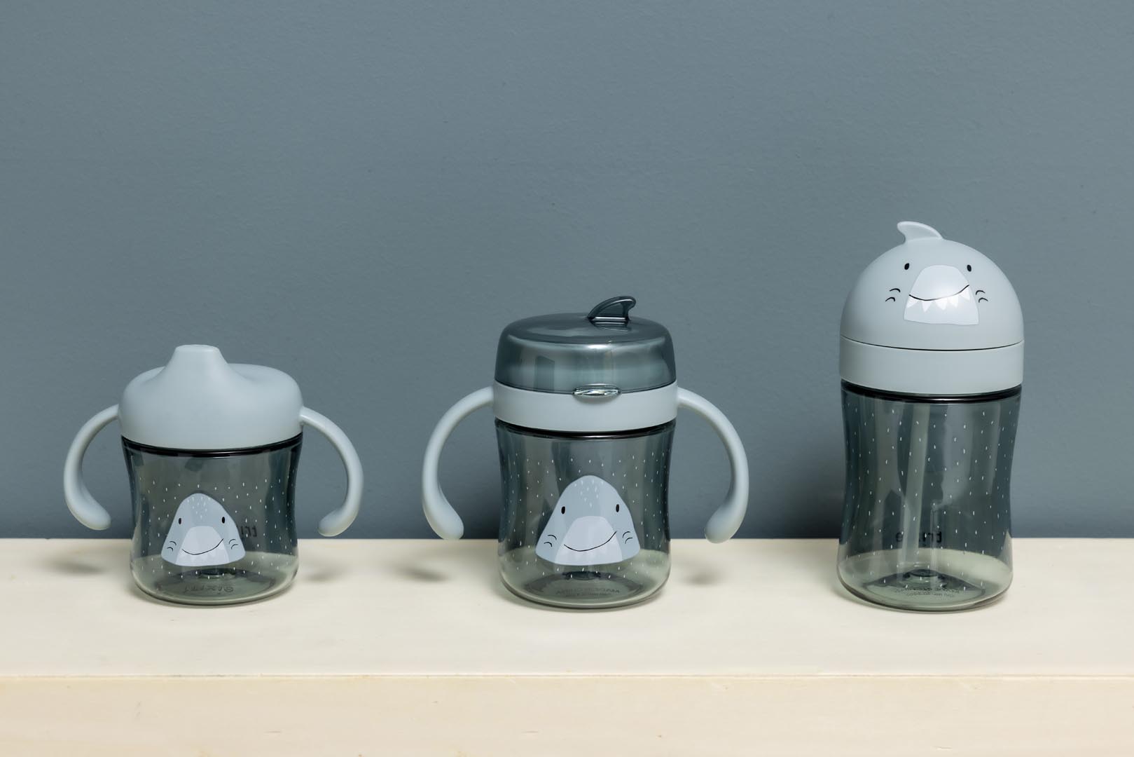 Trixie Baby Tasses et gobelets gobelet 360° Mr. Shark avec poignées anti-fuite