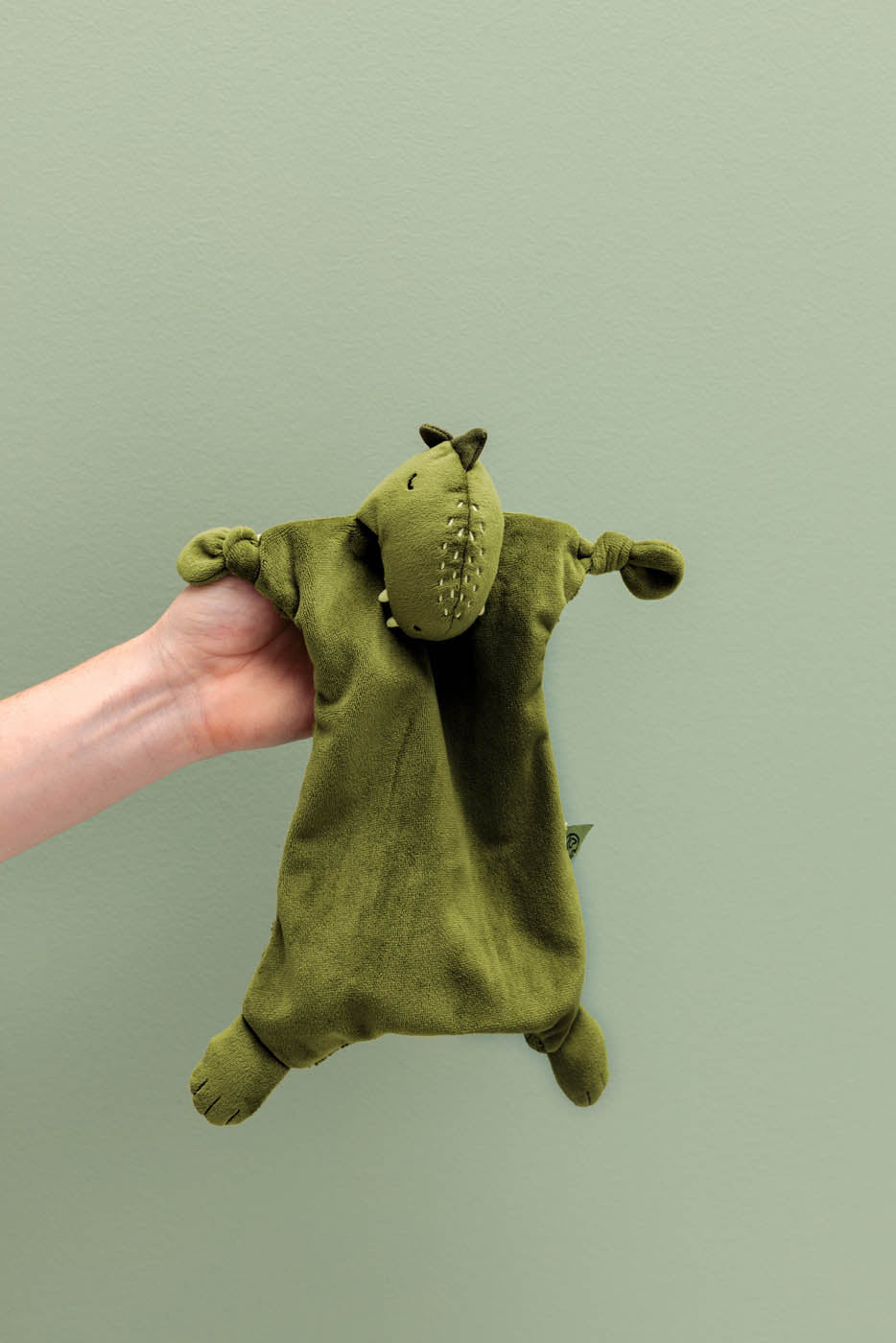 Trixie Baby Premiers jouets Doudou Mr. Dino avec attache tétine