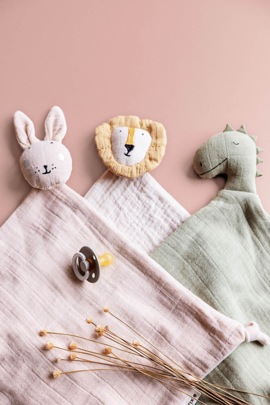 Trixie Baby Premiers jouets Doudou Bliss Sage Mr. Dino mousseline