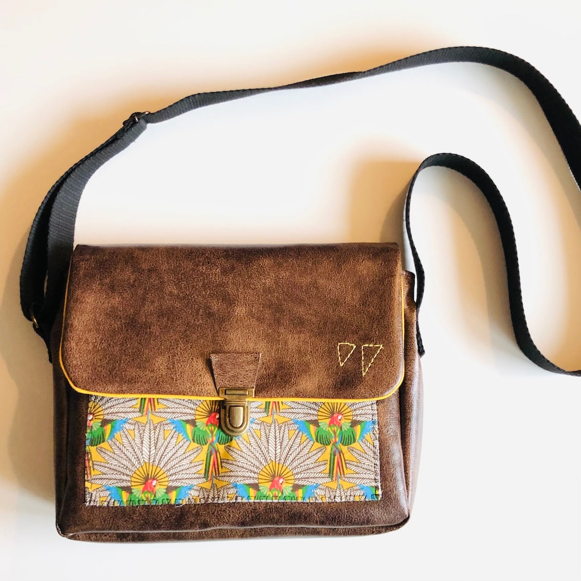 PIOLOU Le Sac Sac besace marron en simili cuir