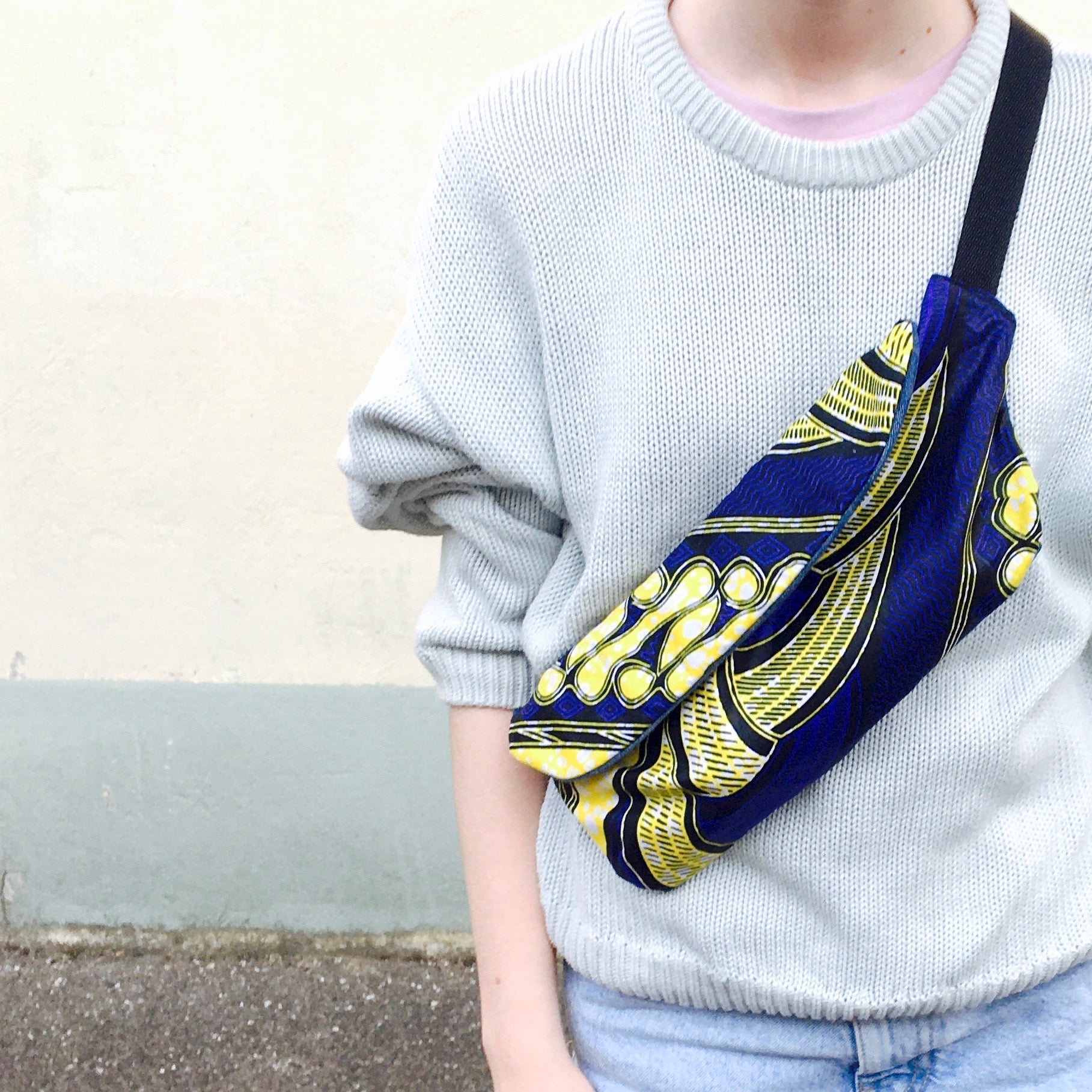 PIOLOU Le Sac Banane La banane wax bleue et jaune PM