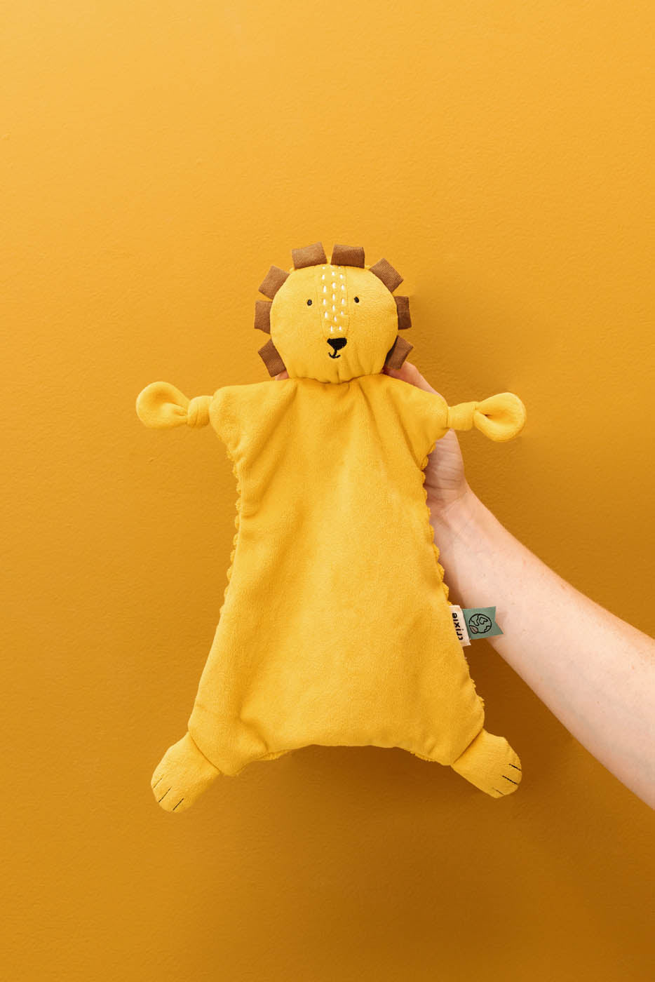 Trixie Baby Premiers jouets Mr. Lion doudou avec attache-tétine