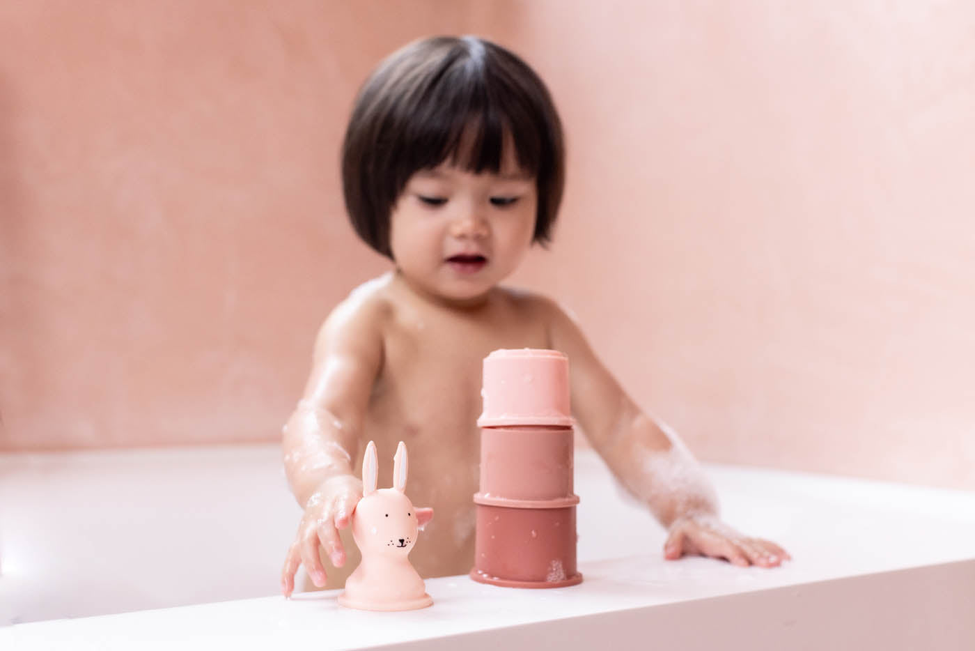 Trixie Baby Jouets à empiler Gobelets empilables 5 pièces Mrs. Rabbit silicone