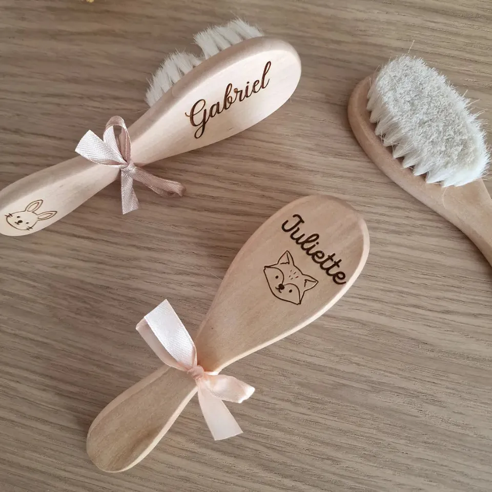 Baby-Crea Accessoires bébé personnalisés peigne bébé dents arrondies