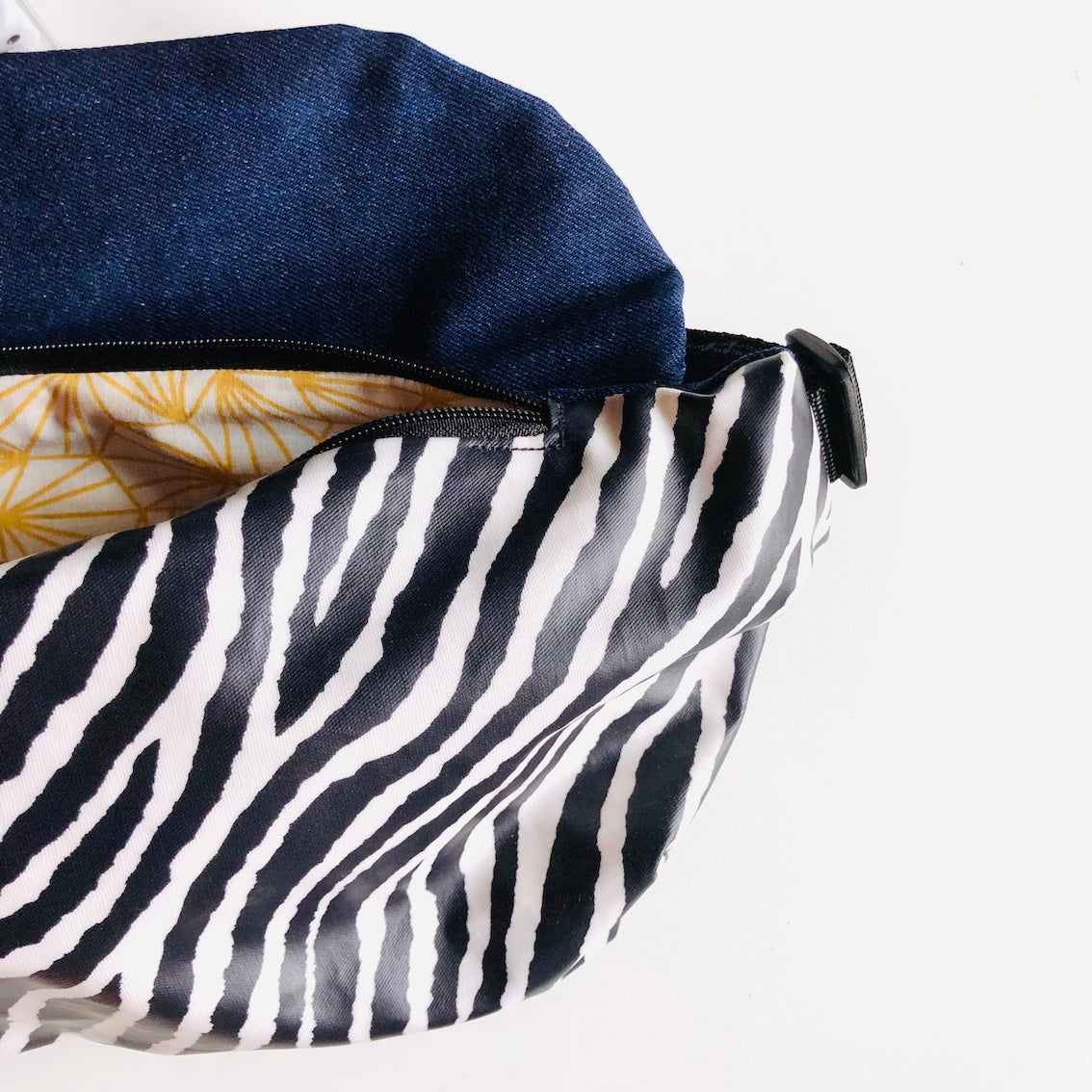 PIOLOU Le Sac Banane La banane enduite zèbre sac banane PM