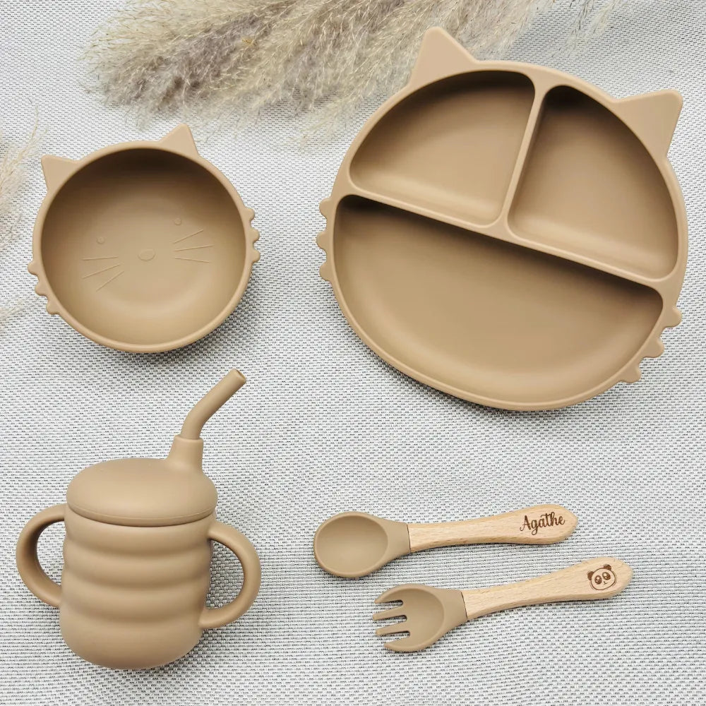 Baby-Crea Coffret repas bébé assiette chat vert olive avec bol tasse couverts