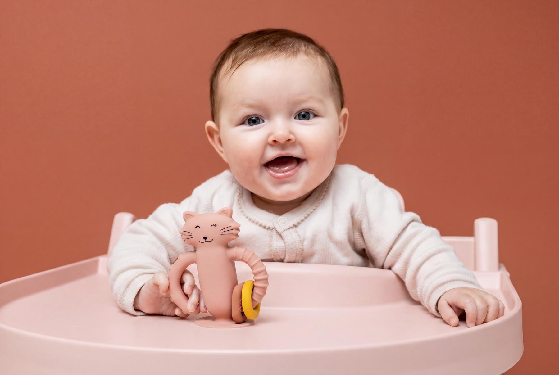 Trixie Baby Jouets sensoriels Jouet sensoriel en silicone avec ventouse Mrs. Cat