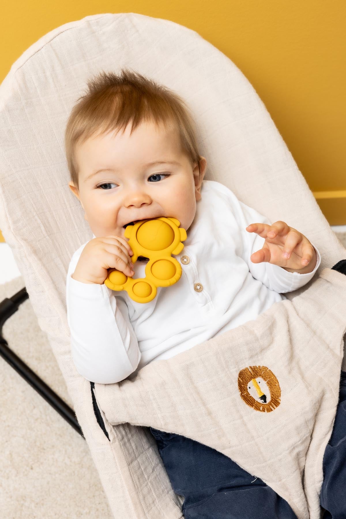 Trixie Baby Jouets sensoriels Mr. Lion jouet pop-it en silicone alimentaire