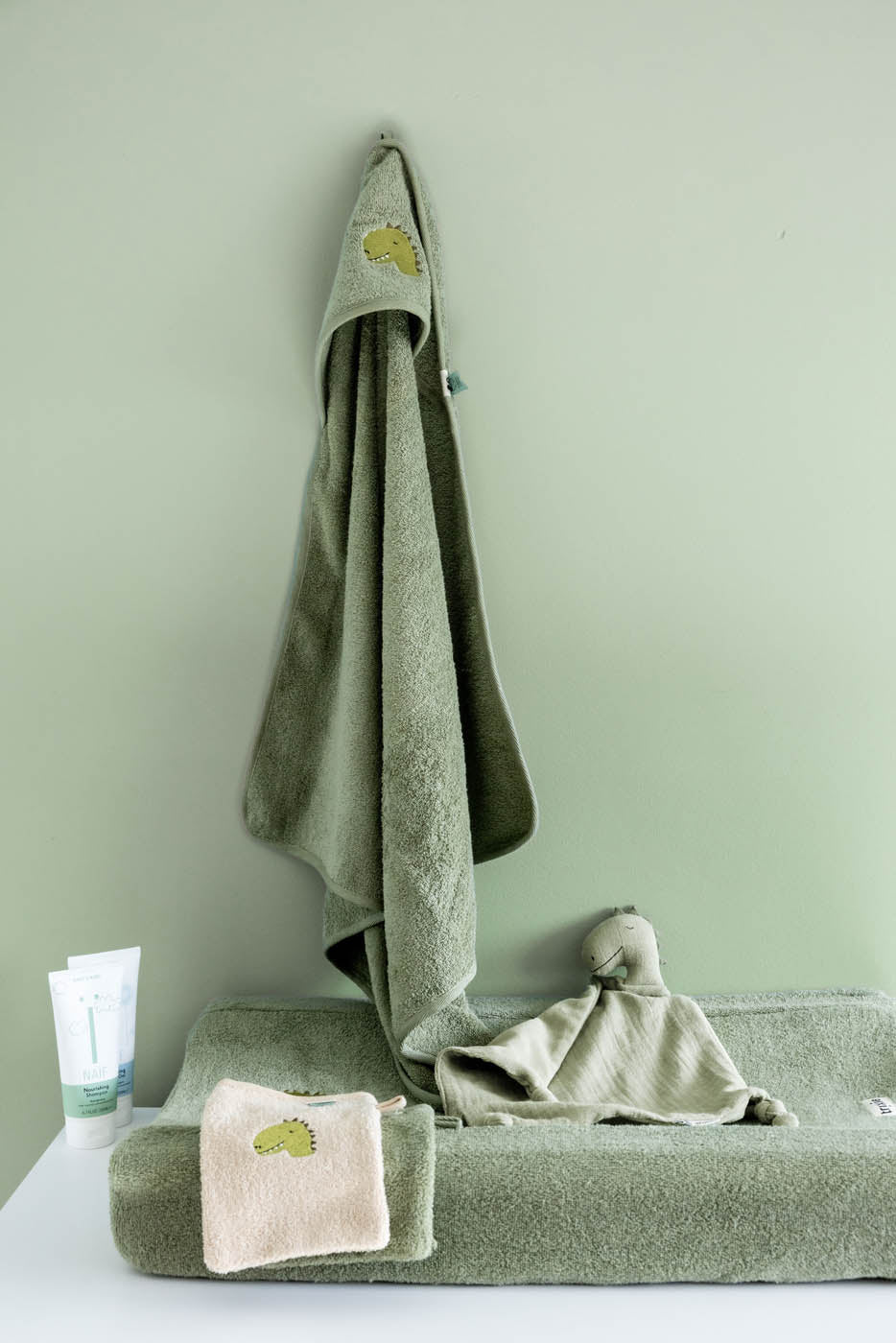 Trixie Baby Premiers jouets Doudou Bliss Sage Mr. Dino mousseline