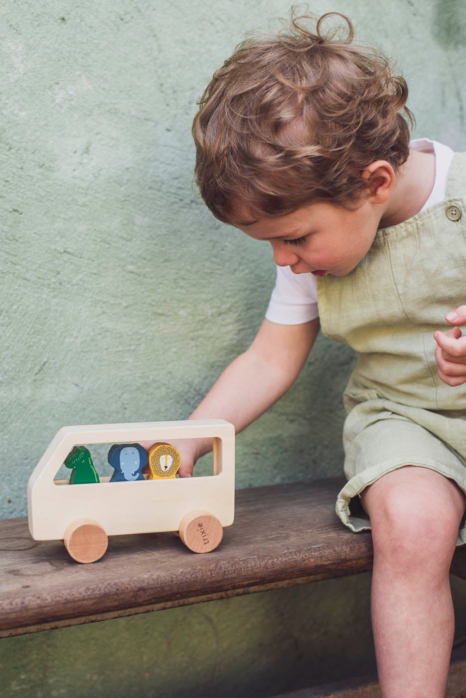 Trixie Baby Jouets à roulettes Bus animaux en bois FSC