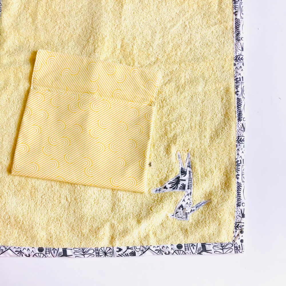 PIOLOU Le Tapis à langer nomade tapis à langer jaune anis avec pochette