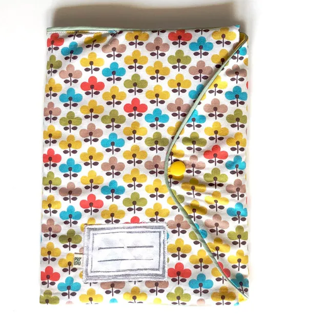 PIOLOU La pochette pour carnet de santé Pochette pour carnet de santé en tissu fleuri multicolore