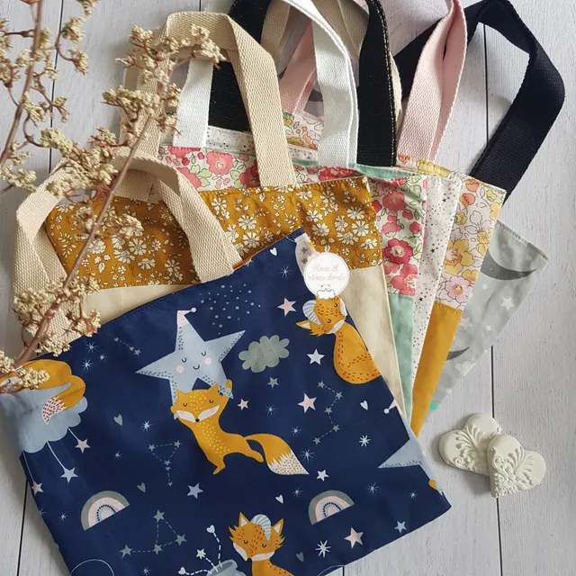 Rose et rêves dorés Créations sur-mesure P’tits tote bags enfants personnalisés sac réversible
