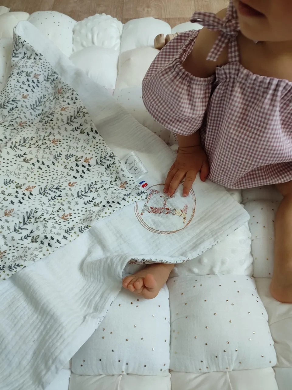 Rose et rêves dorés Créations sur-mesure Lange bébé personnalisé