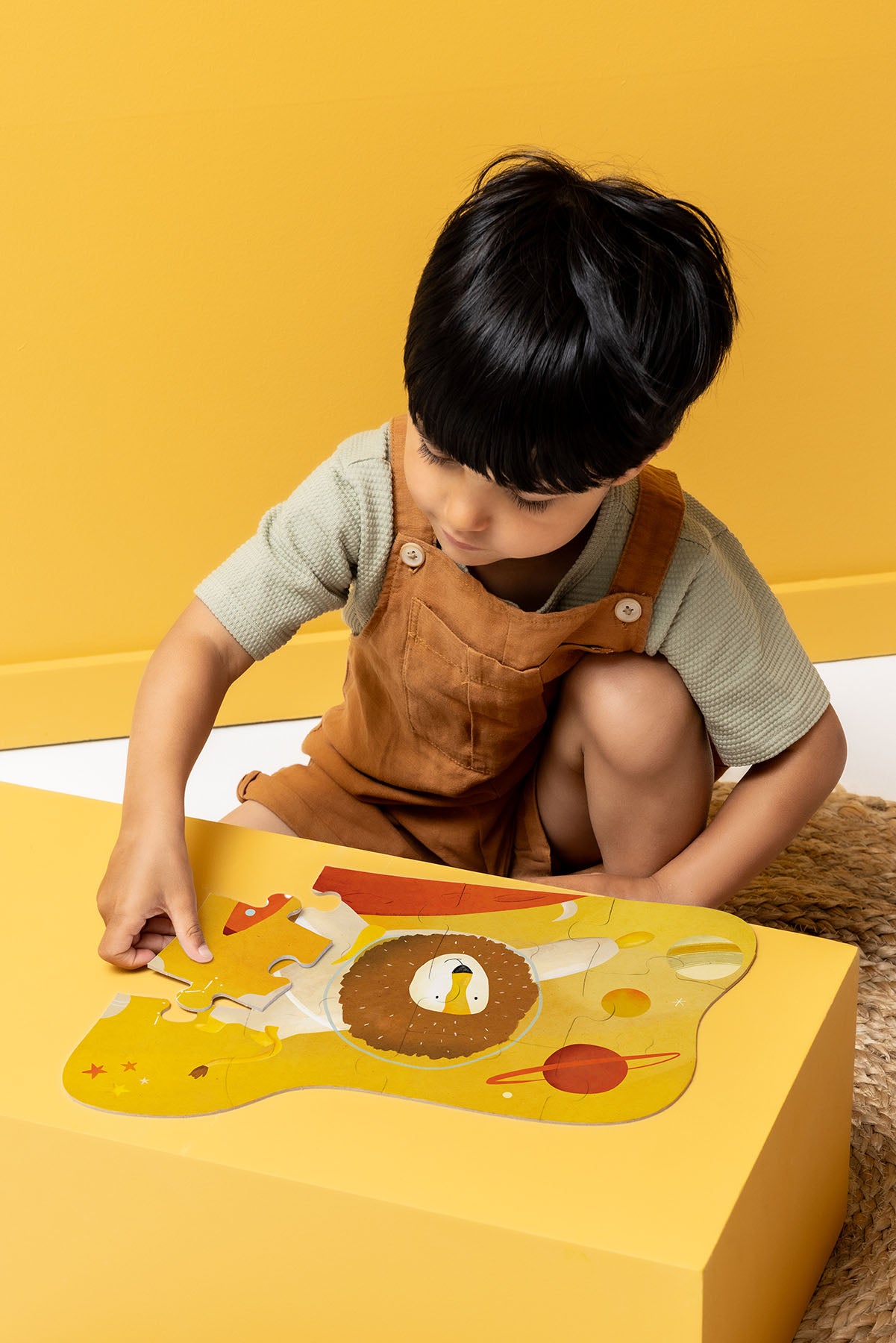 Trixie Baby Jeux puzzles & livres Astronaute Mr. Lion puzzle à forme 12 pièces