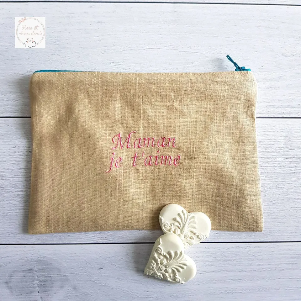 Rose et rêves dorés Pochettes et trousses diverses Maman je t’aime pochette brodée en lin