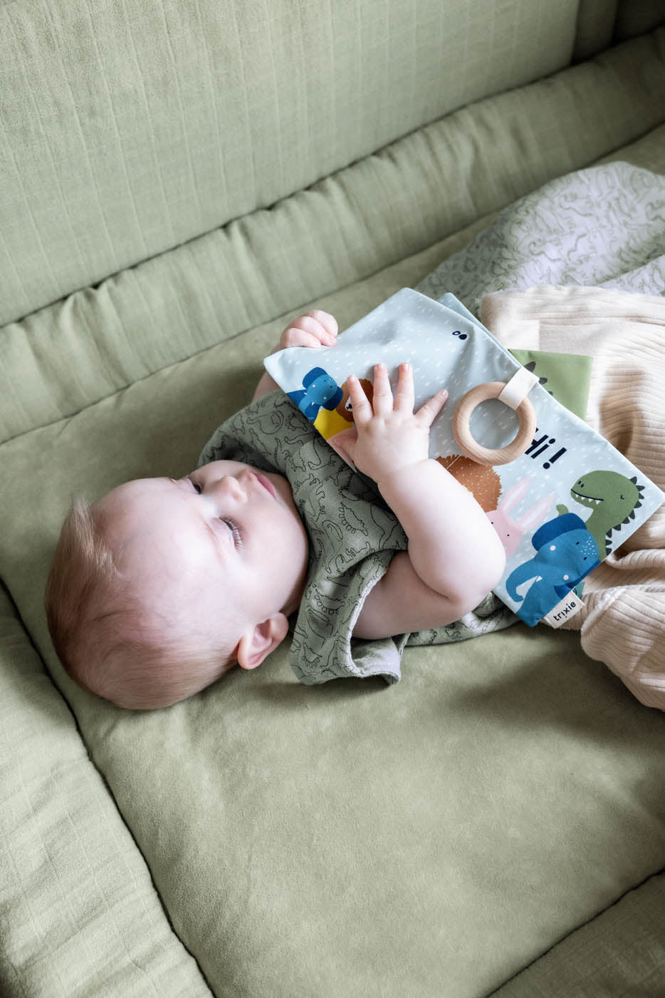 Trixie Baby Jeux, puzzles & livres Livre crépitant 4 animaux tissu sensoriel