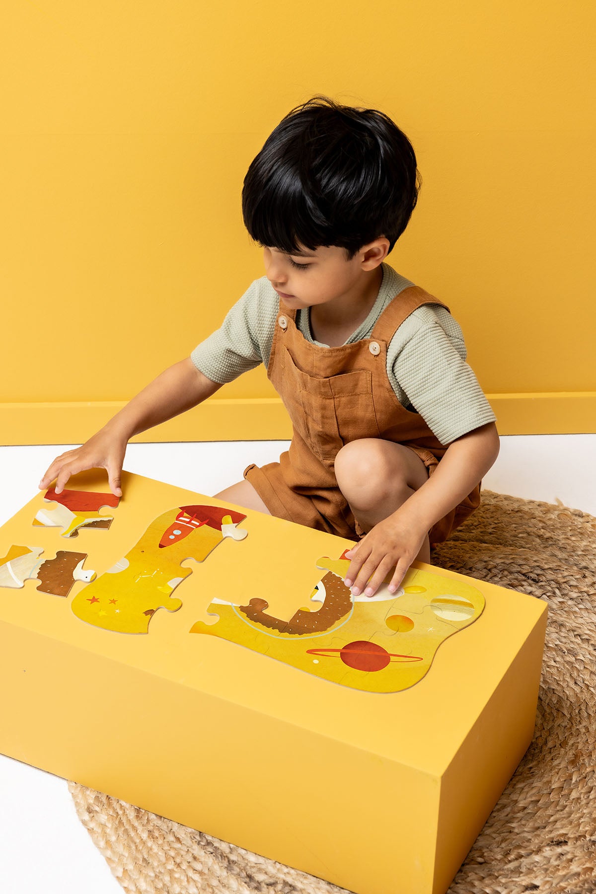 Trixie Baby Jeux puzzles & livres Astronaute Mr. Lion puzzle à forme 12 pièces
