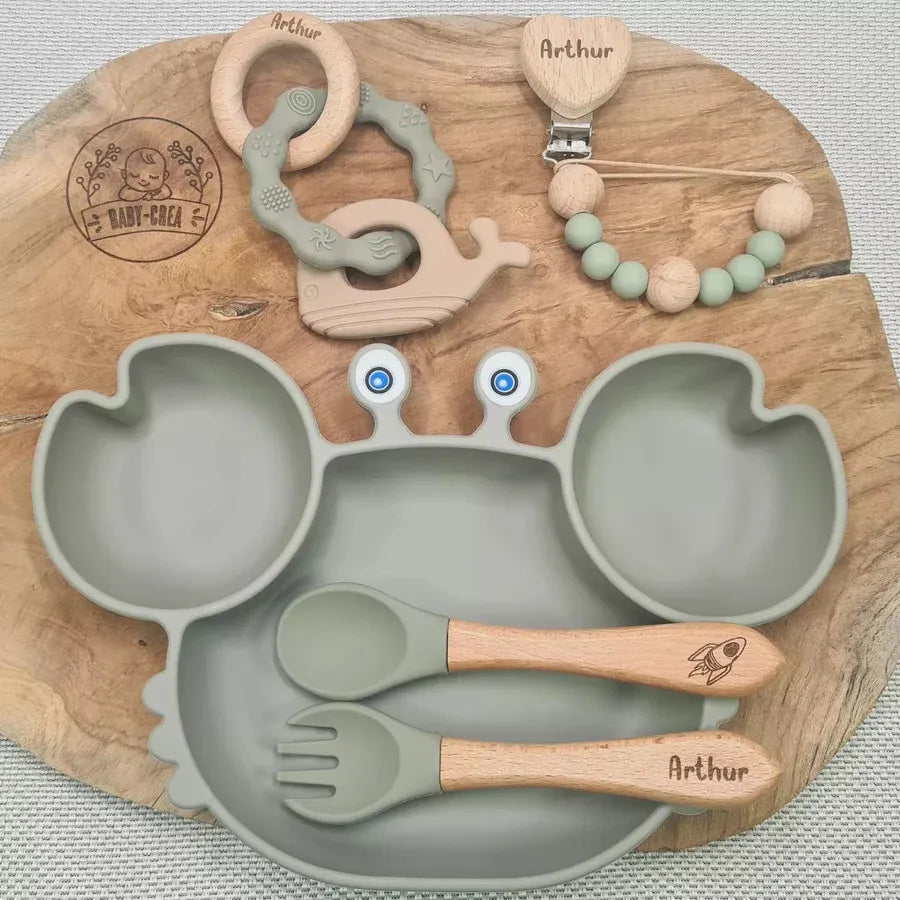 Baby-Crea Coffret naissance personnalisé Assiette Crabe, Attache & Anneau Dauphin bleu marine