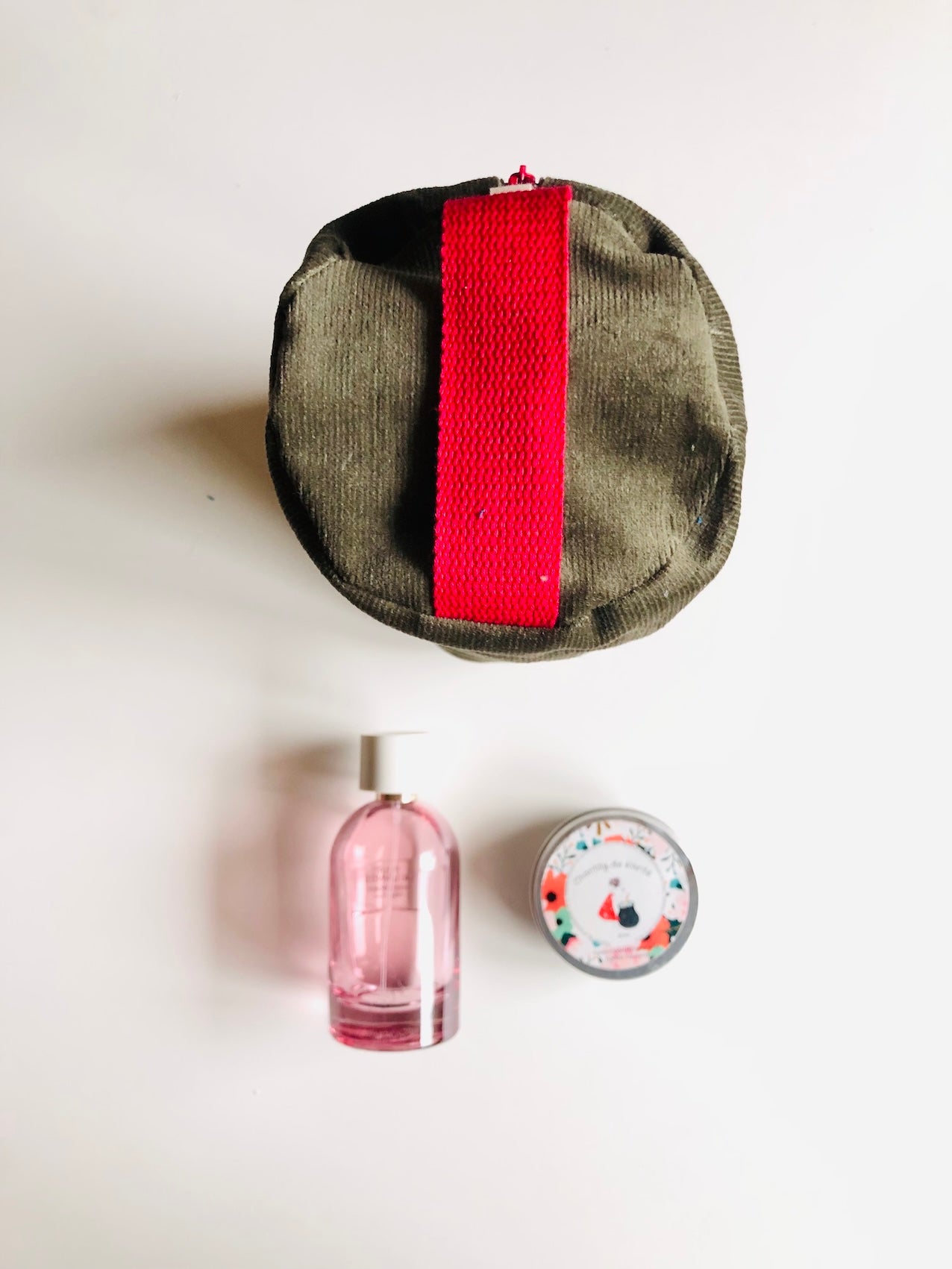 PIOLOU La Trousse de Toilette Trousse de toilette en velours kaki et rouge PM 20 x 12 cm