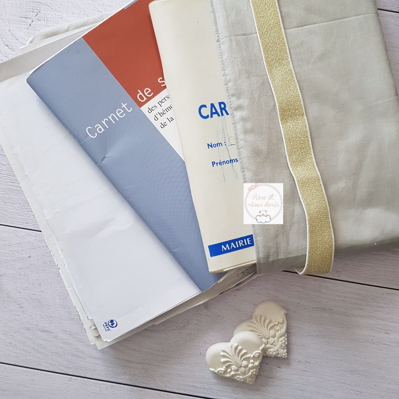 Rose et rêves dorés Protèges carnet de santé Pochette Macaron