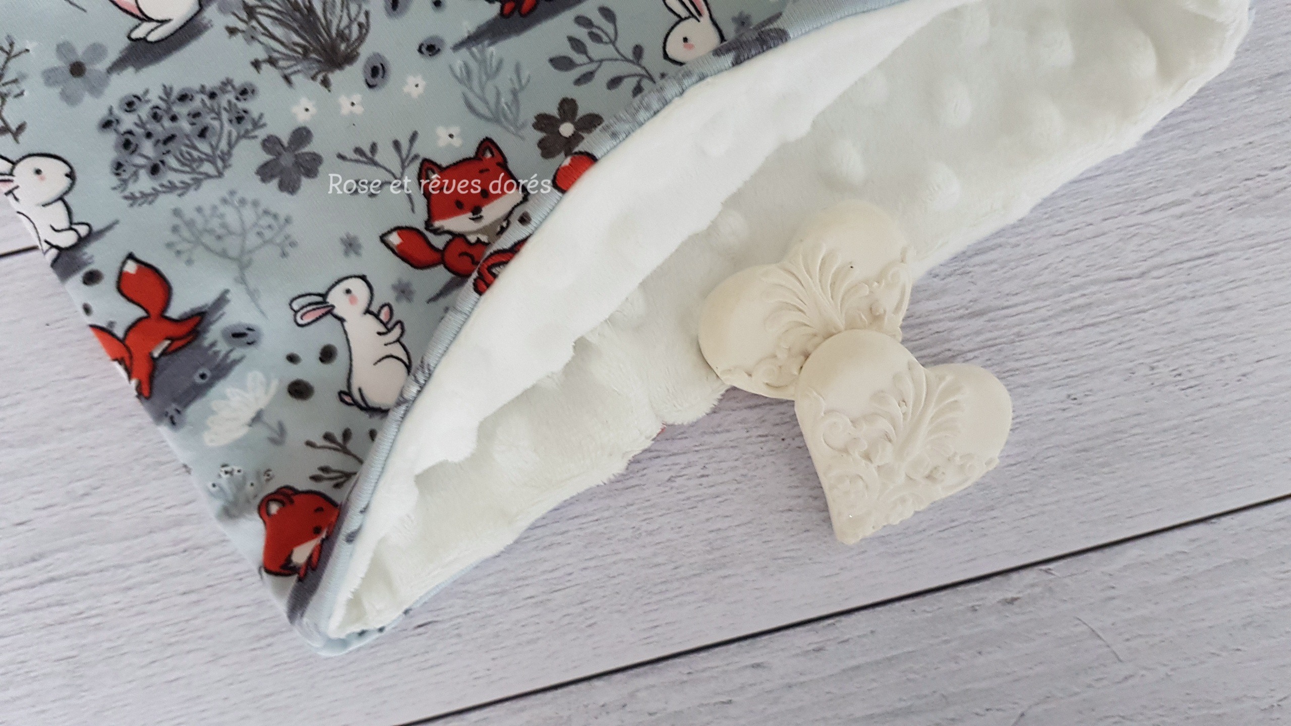 Rose et rêves dorés Chèches, foulards, snoods Snood doux lapins 4-24 mois