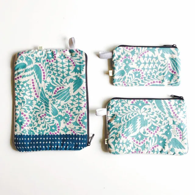PIOLOU La Pochette pochette fleurie oiseau bleu turquoise PM