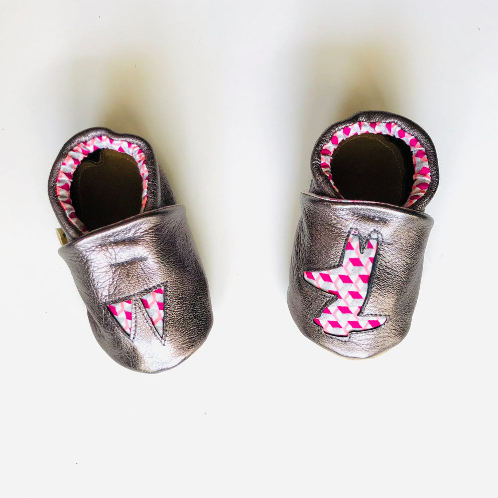 PIOLOU Les Chaussons en cuir Chaussons bébé cuir cuivré rose motifs graphiques roses et argentés 6-12 mois