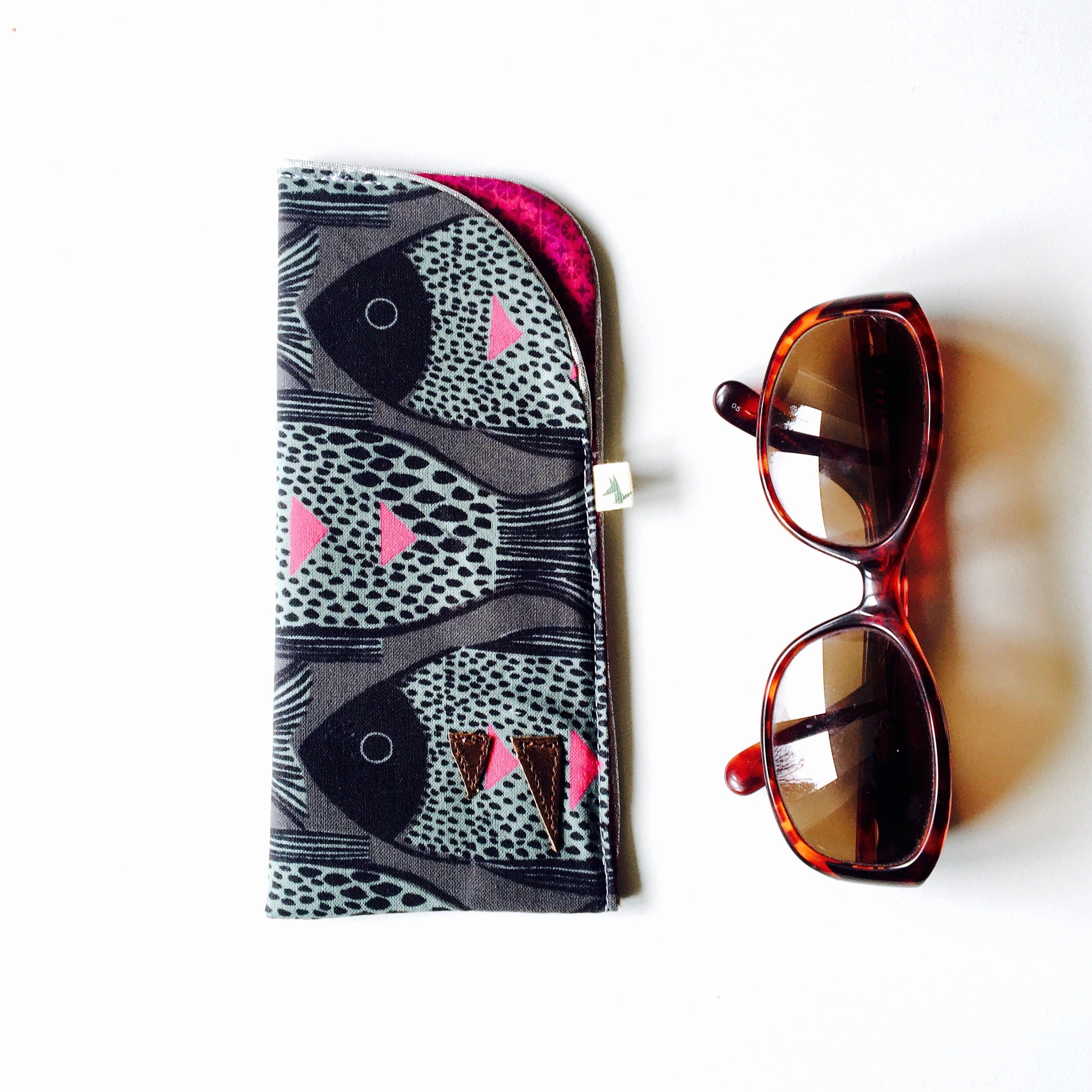 PIOLOU L'etui à Lunettes étui à lunettes noir argenté coton