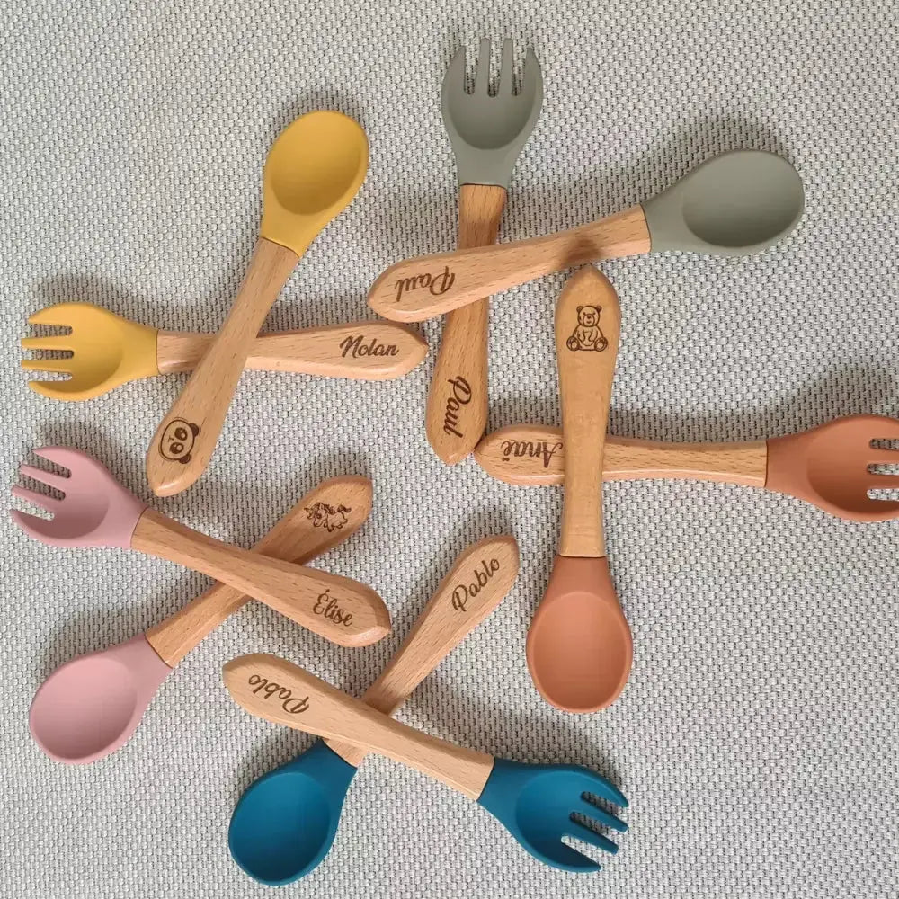 Baby-Crea Vaisselle Bébé couverts personnalisés bois et silicone Rouge tomette