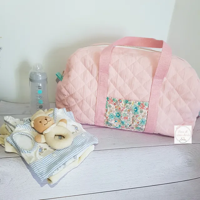 Rose et rêves dorés Créations sur-mesure Cupcake sac à langer personnalisable grande taille