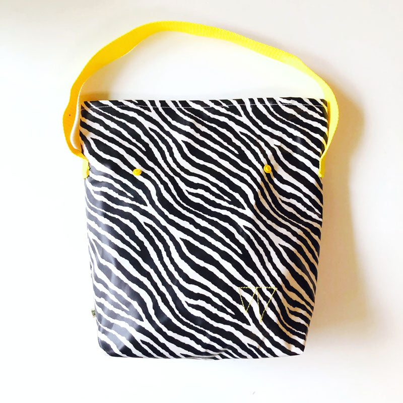 PIOLOU Le Lunch-Bag GM Lunch-bag zèbre noir et blanc sac déjeuner enduit