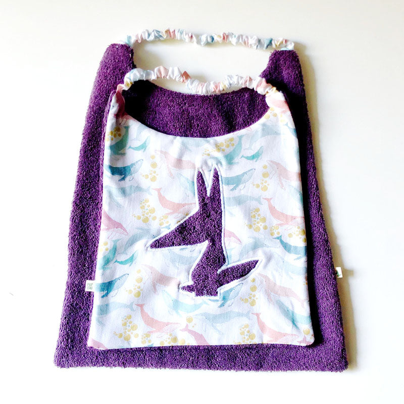 PIOLOU Le Bavoir Bavoir en éponge et coton violet baleine PM