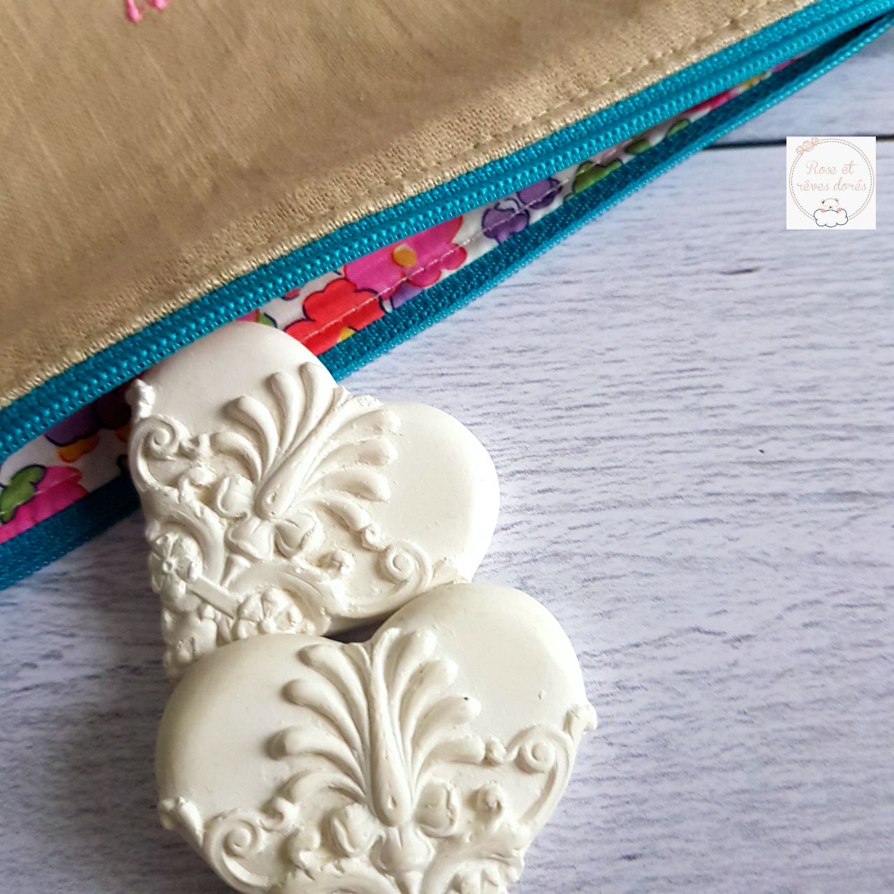 Rose et rêves dorés Pochettes et trousses diverses Maman je t’aime pochette brodée en lin