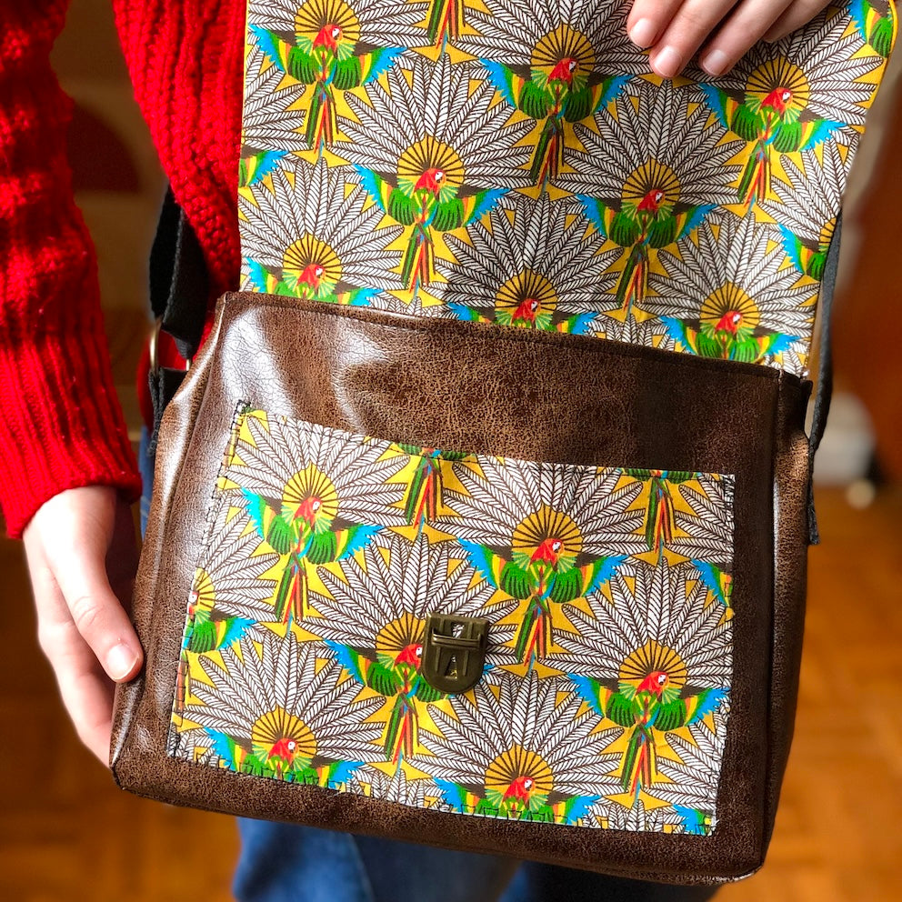 PIOLOU Le Sac Sac besace marron en simili cuir