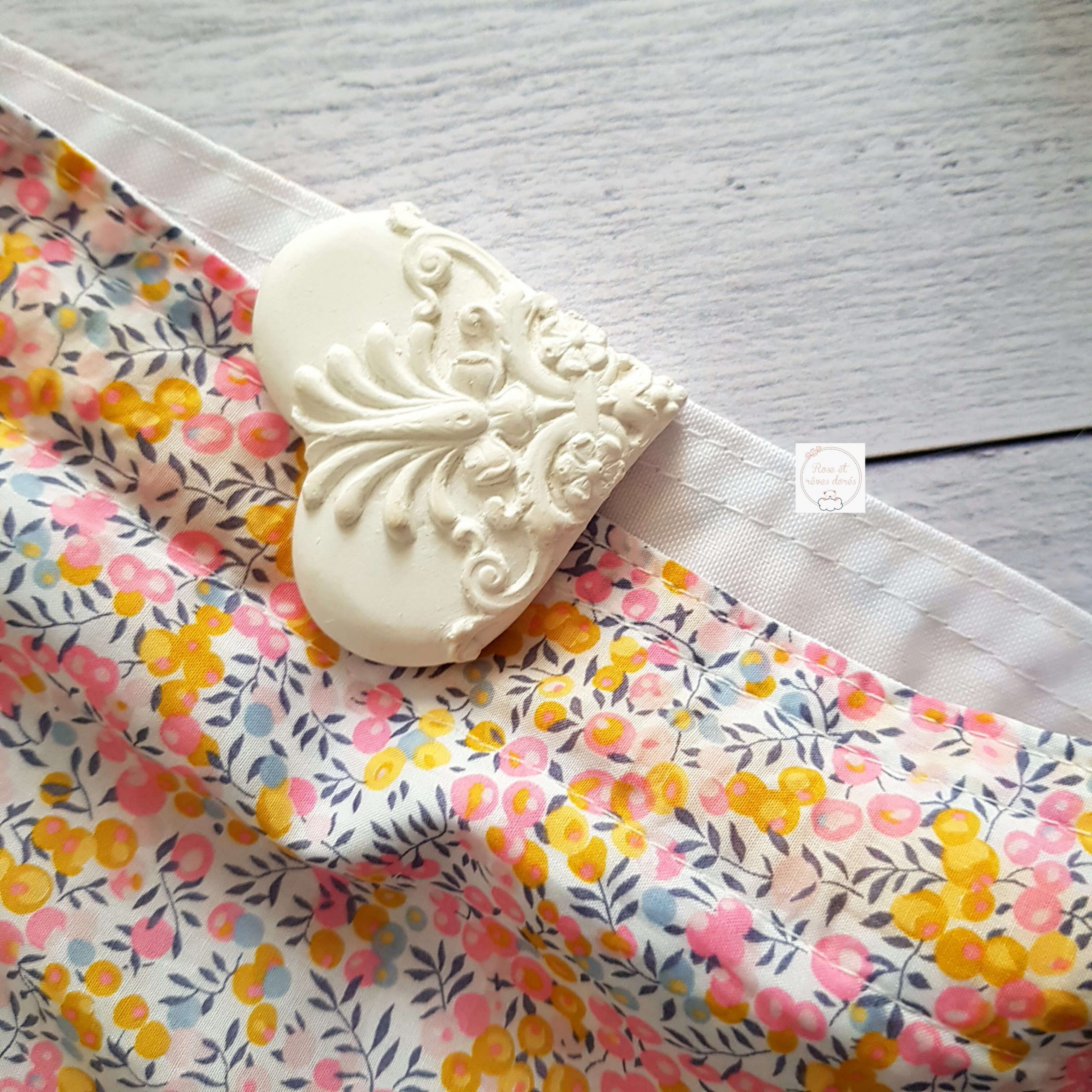 Rose et rêves dorés Coffrets cadeaux Coffret cadeau Jasmin pochon et pochette carnet de santé