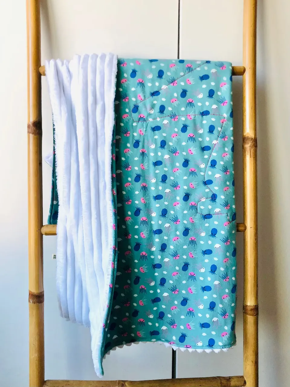 PIOLOU La Couverture couverture bébé bleue pieuvres 70 x 100 cm réversible