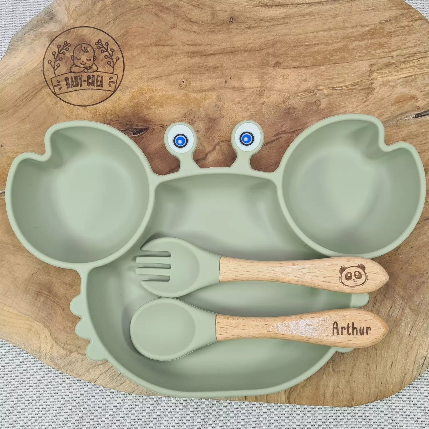 Baby-Crea Coffret repas bébé assiette crabe et couverts Vert olive