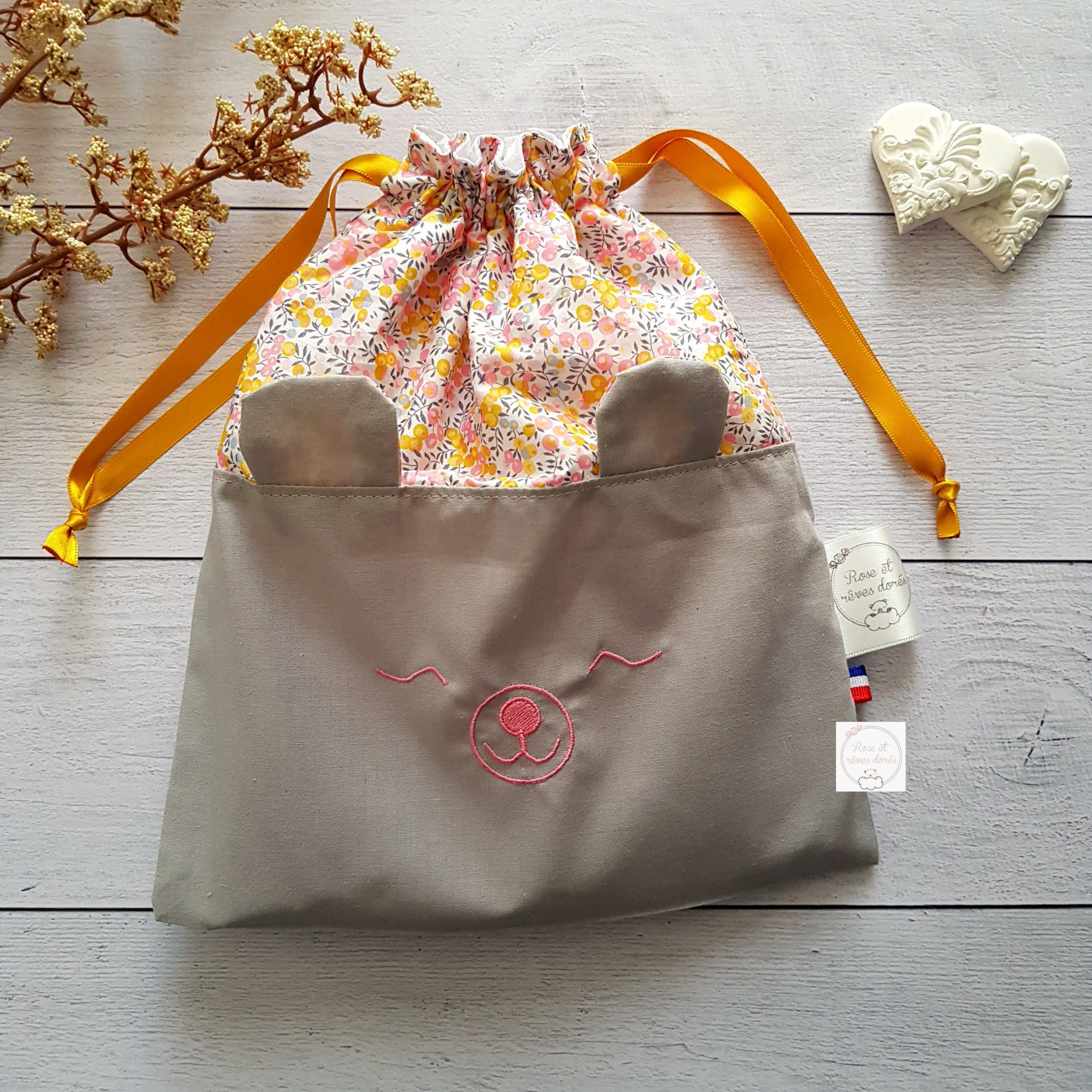 Rose et rêves dorés Coffrets cadeaux Coffret cadeau Jasmin pochon et pochette carnet de santé