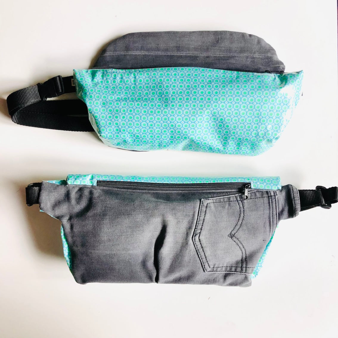 PIOLOU Le Sac Banane PM sac banane vert d’eau enduit