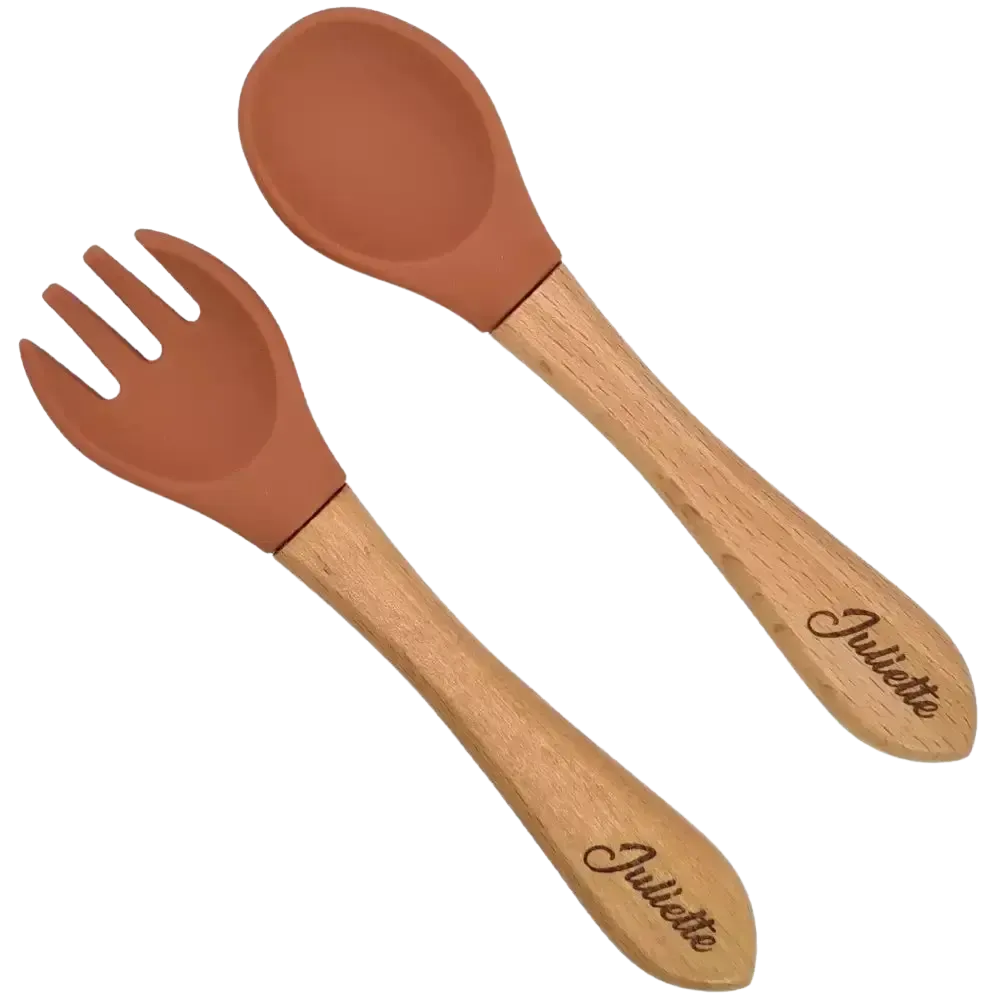 Baby-Crea Vaisselle Bébé couverts personnalisés bois et silicone Rouge tomette