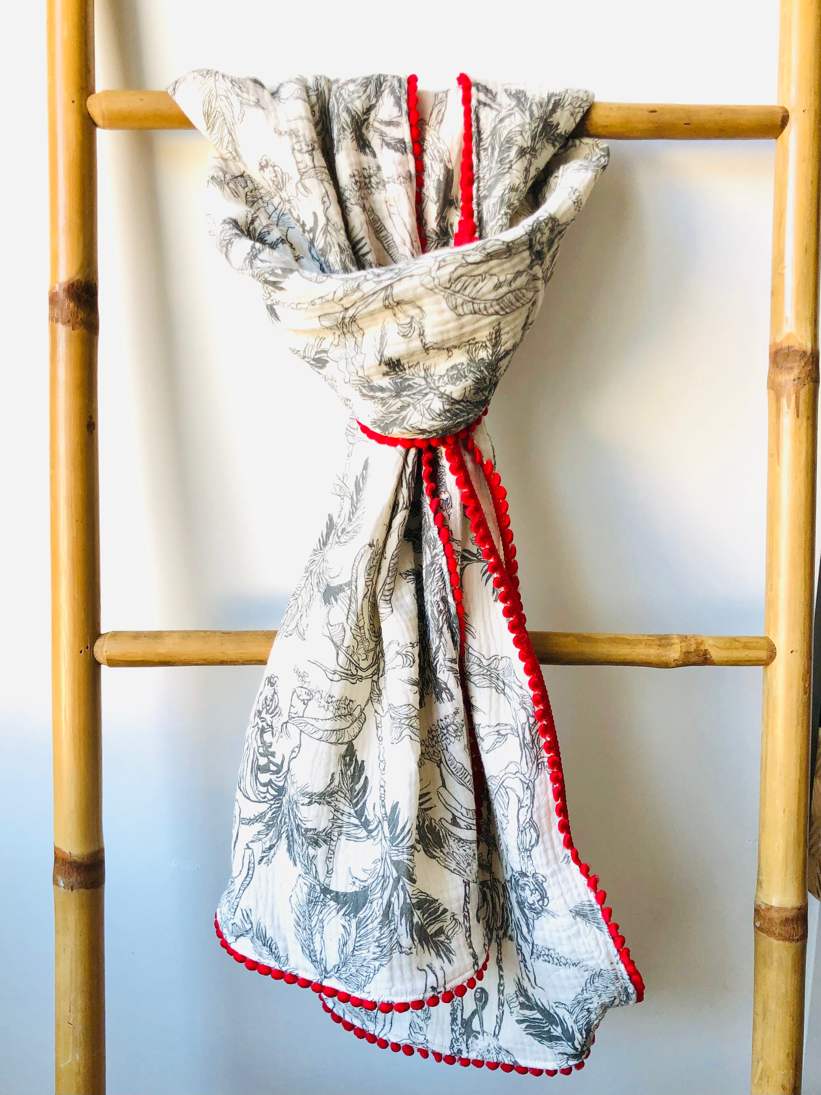 PIOLOU Le foulard Foulard double gaze de coton écru motifs jungle Rectangle 175