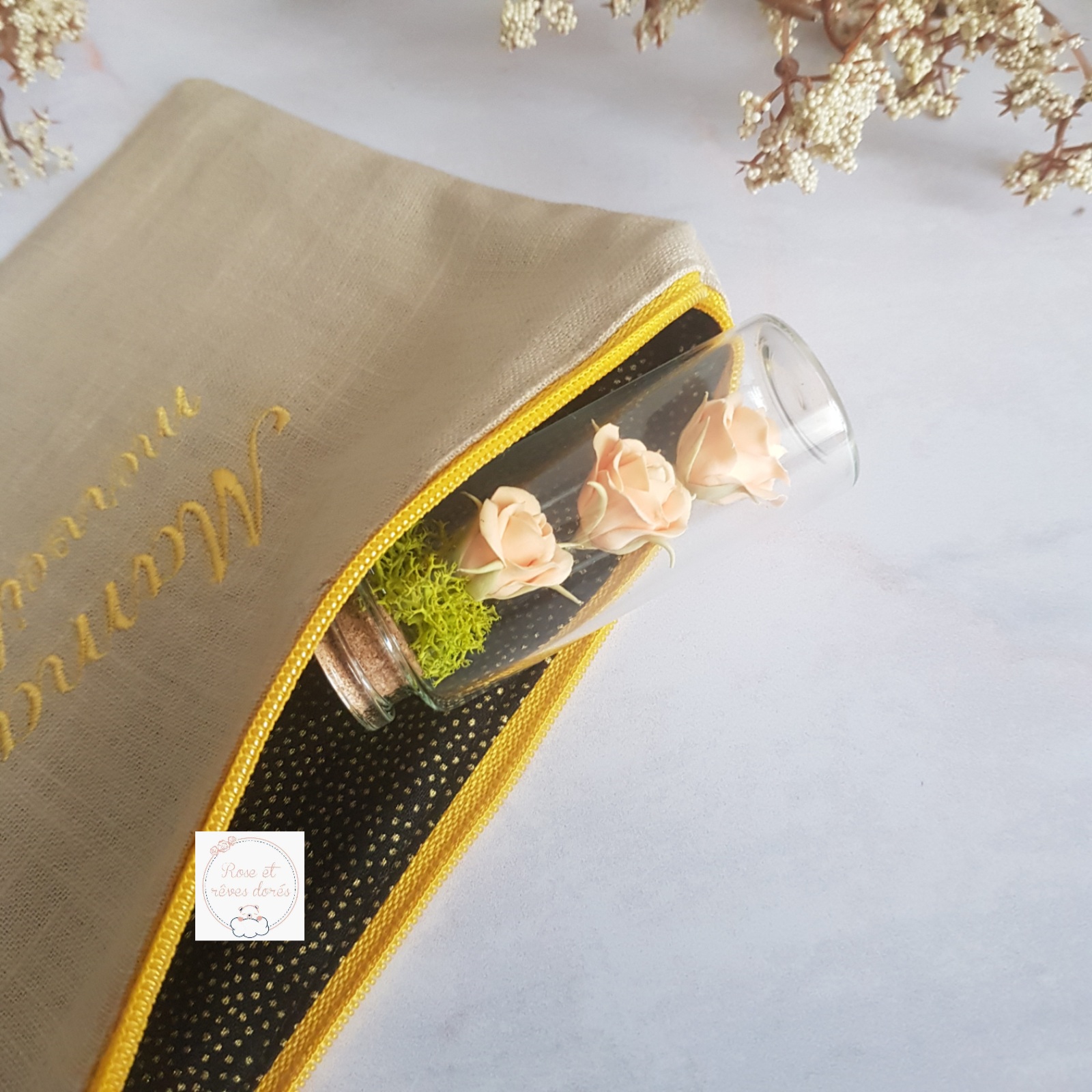 Rose et rêves dorés pochette Maman merveilleuse en lin brodée