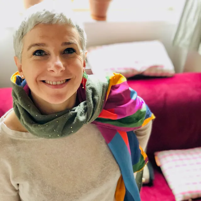 PIOLOU Le foulard Foulard réversible gaze de coton vert kaki et viscose multicolore géométrique