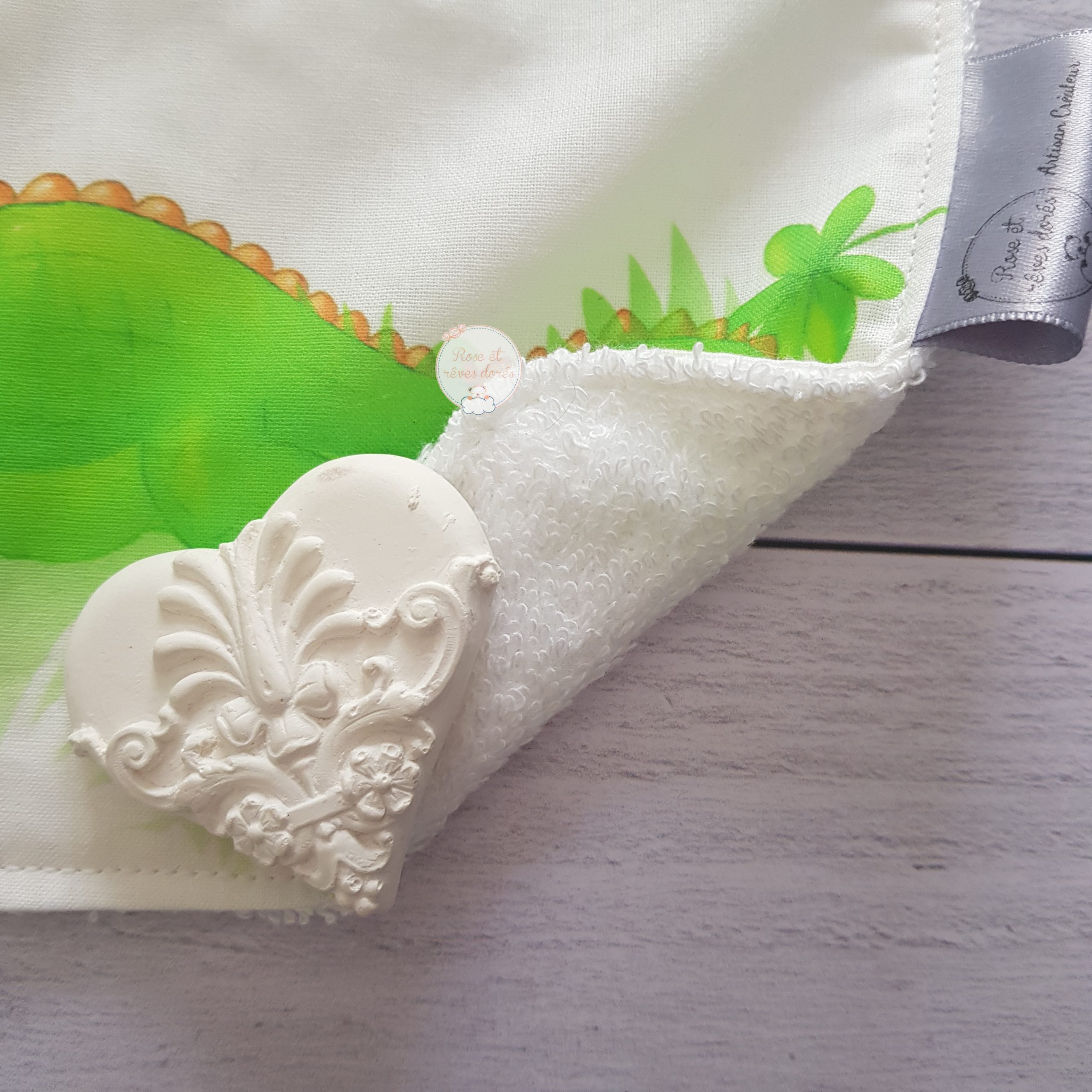 Rose et rêves dorés bavoir bébé petit crocodile coton bambou
