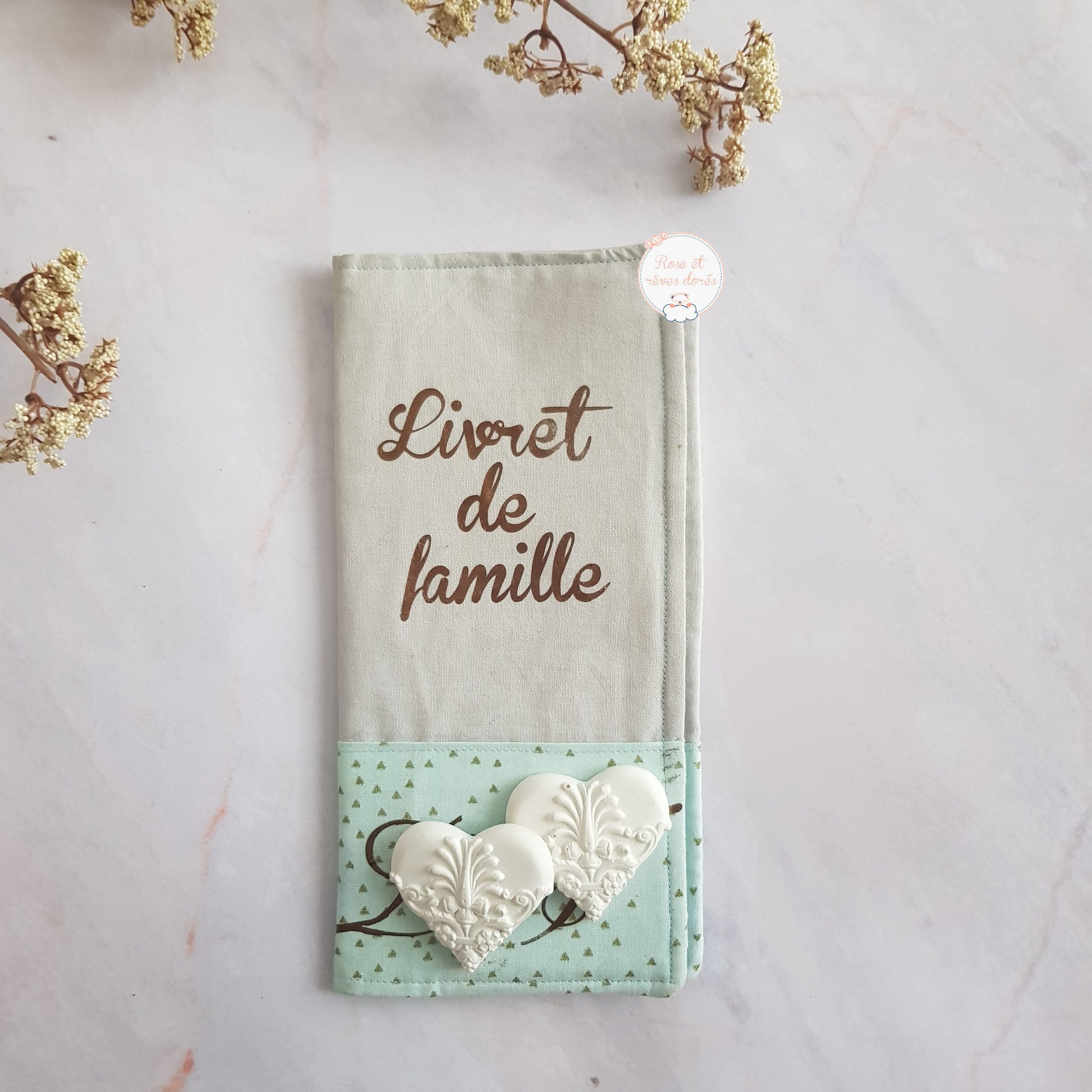 Rose et rêves dorés Créations sur-mesure protège-livret de famille personnalisé