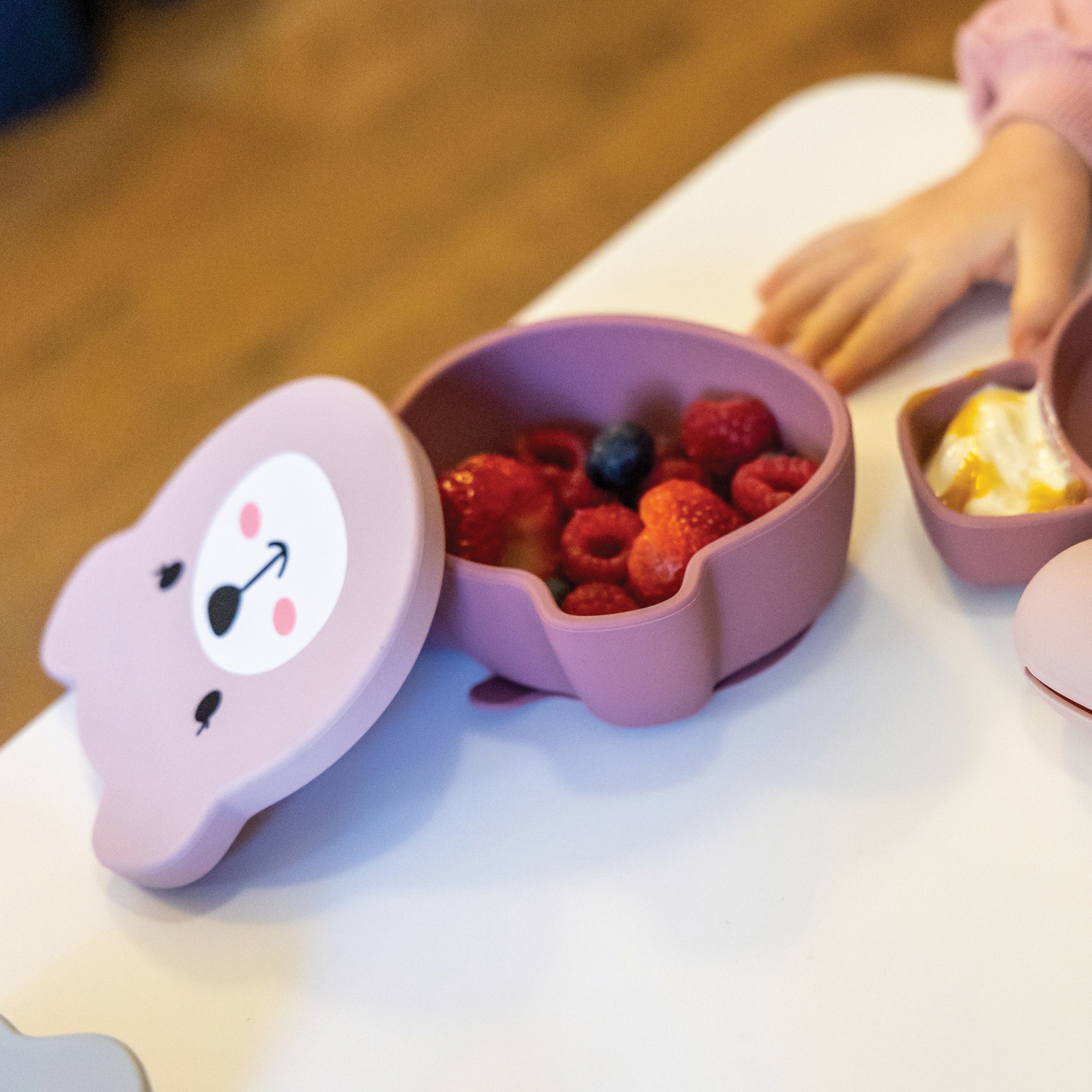 Tum Tum Bowls & Plates set repas bébé rose en silicone avec ventouses