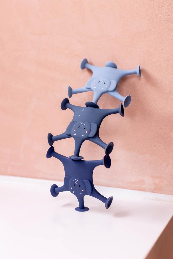 Trixie Baby Jouets sensoriels famille de Mrs. Elephant jouets de bain bleus 3 pièces