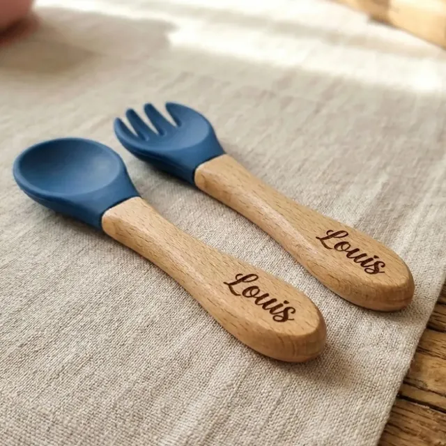 Baby-Crea Vaisselle Bébé couverts personnalisés bois et silicone Rouge tomette