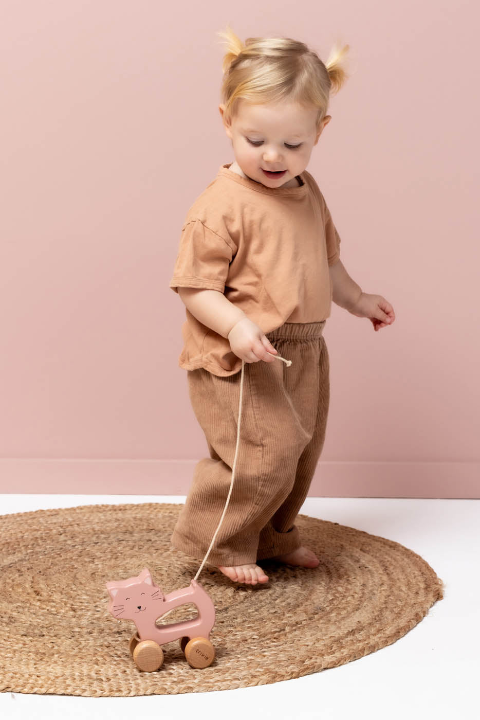 Trixie Baby Jouet à tirer Mrs. Cat en bois certifié FSC